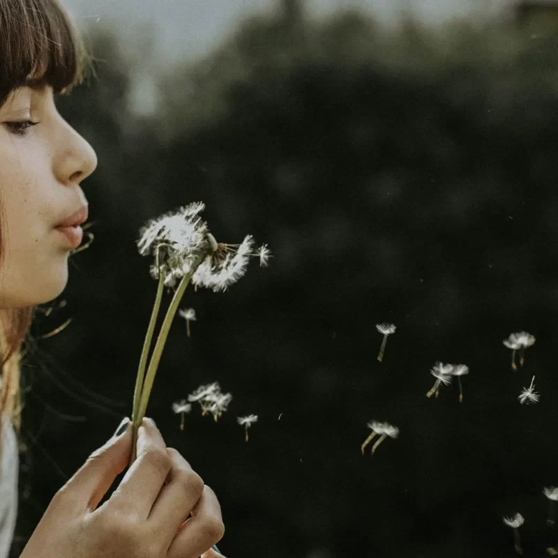girl_with_flower girl_with_flower
